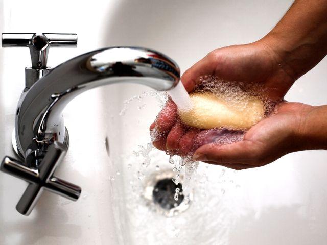 Руки с мылом