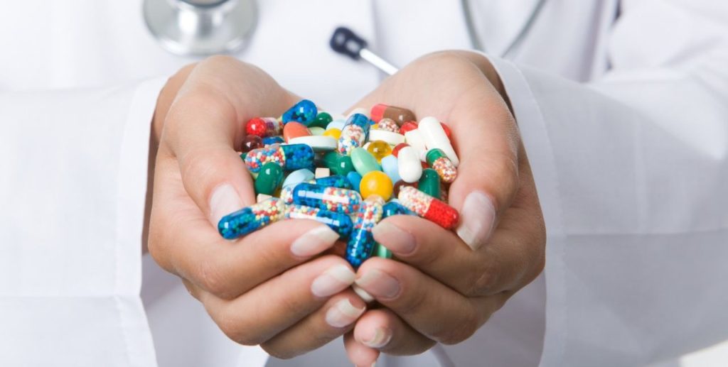 Ибупрофен может сложно совмещаться с некоторыми другими лекарствами
